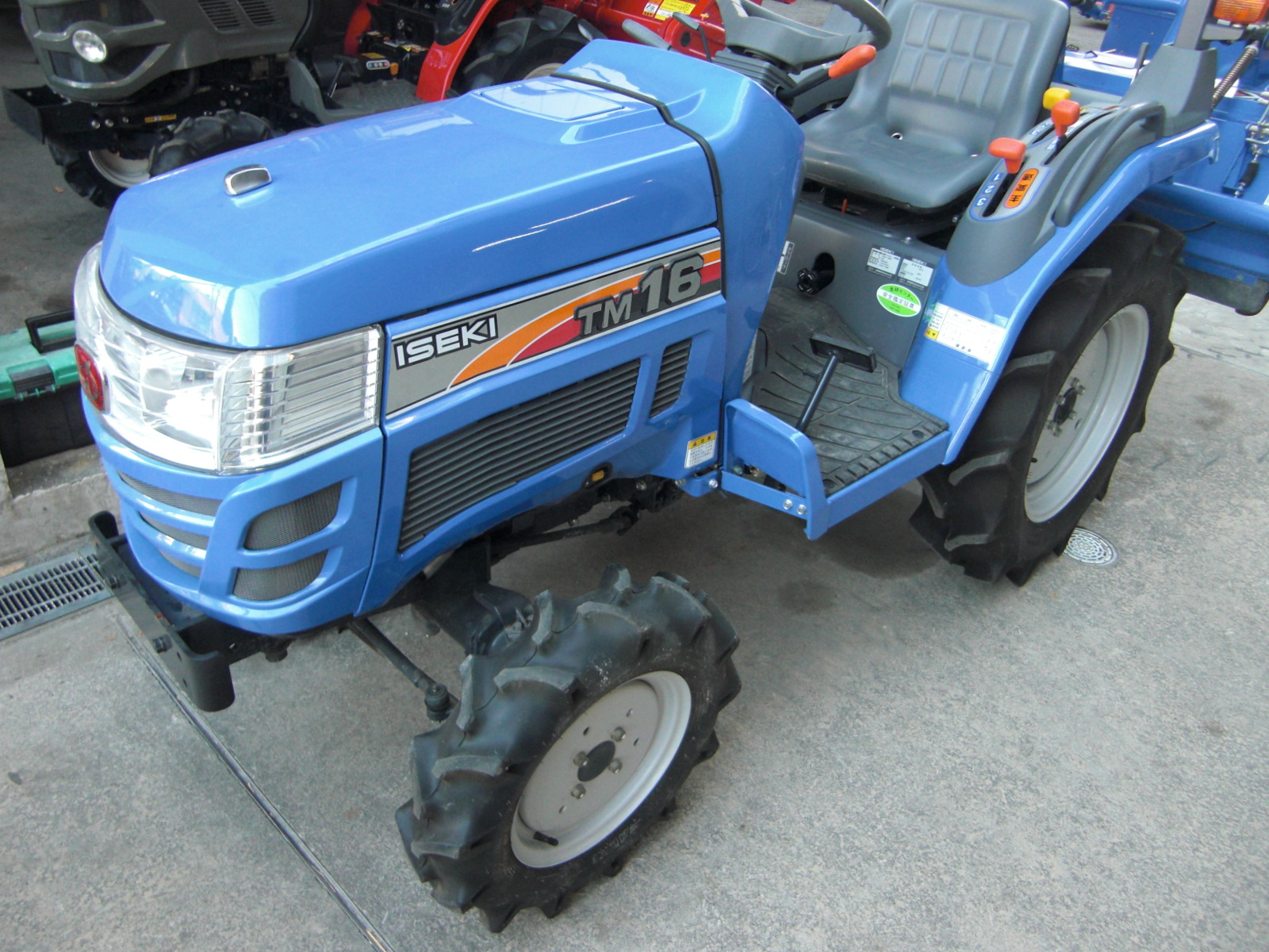 イセキ 中古トラクター TM16-KXZA2V　小型フル装備　！　低アワー機　！の商品画像1