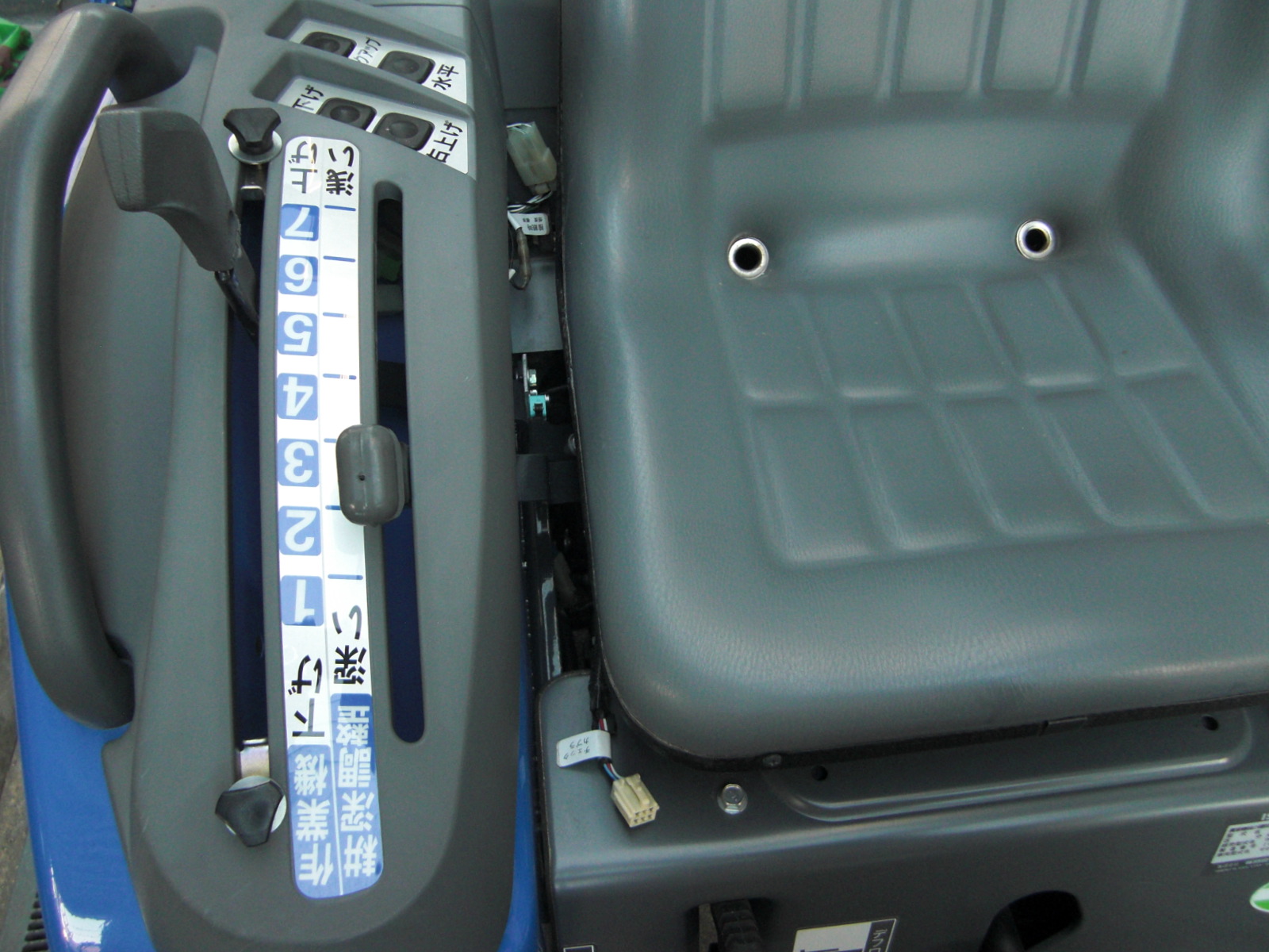 イセキ 中古トラクター TM16-KXZA2V　小型フル装備　！　低アワー機　！の商品画像3