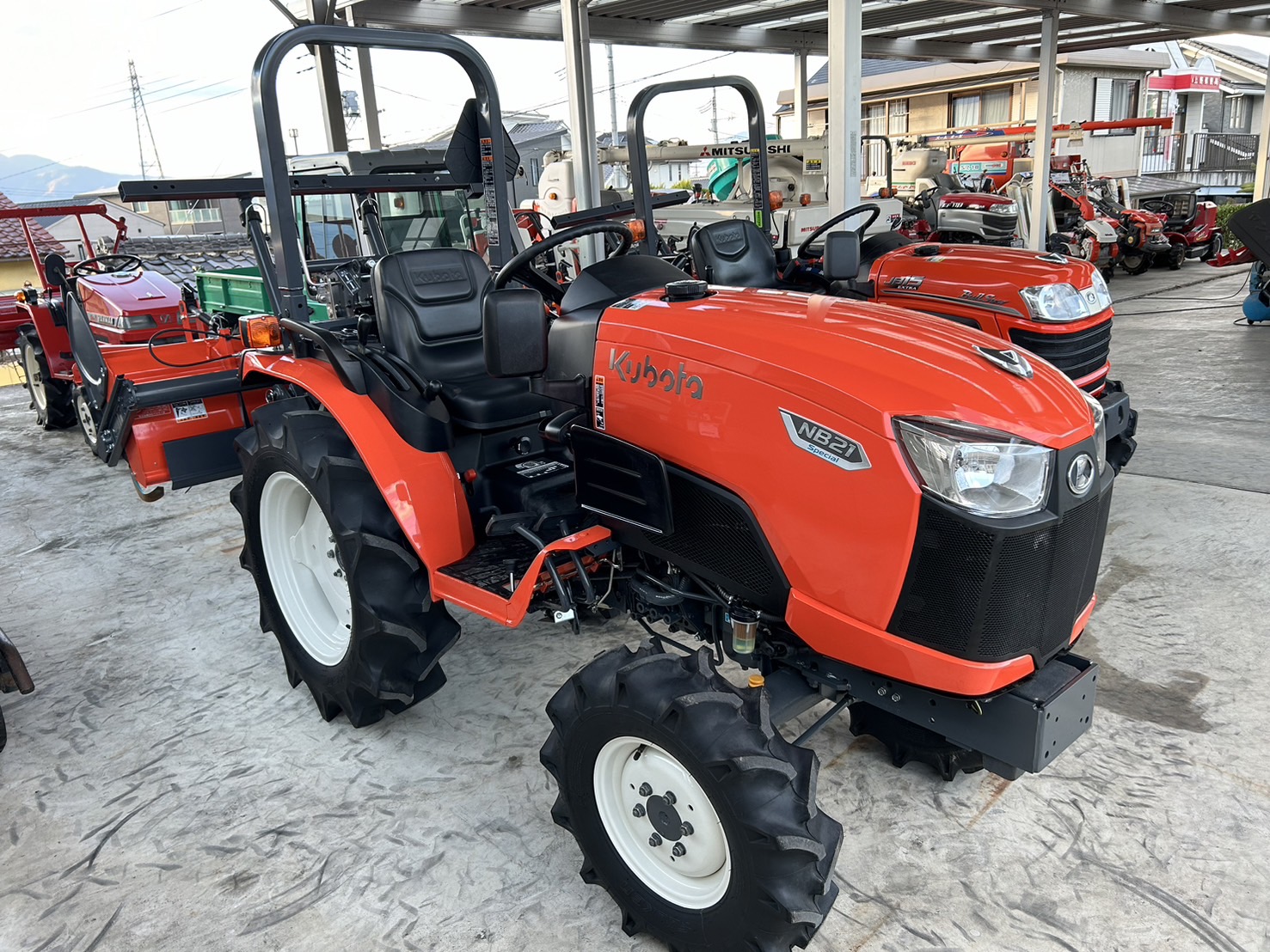 クボタ 中古トラクター NB21SPMA RF4の商品画像1