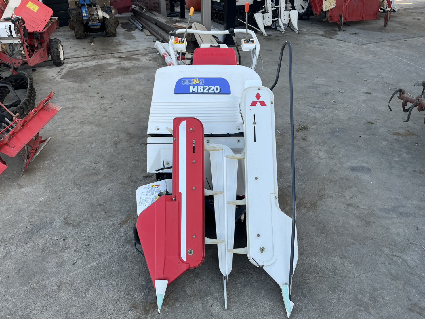 三菱マヒンドラ農機 中古バインダー MB220