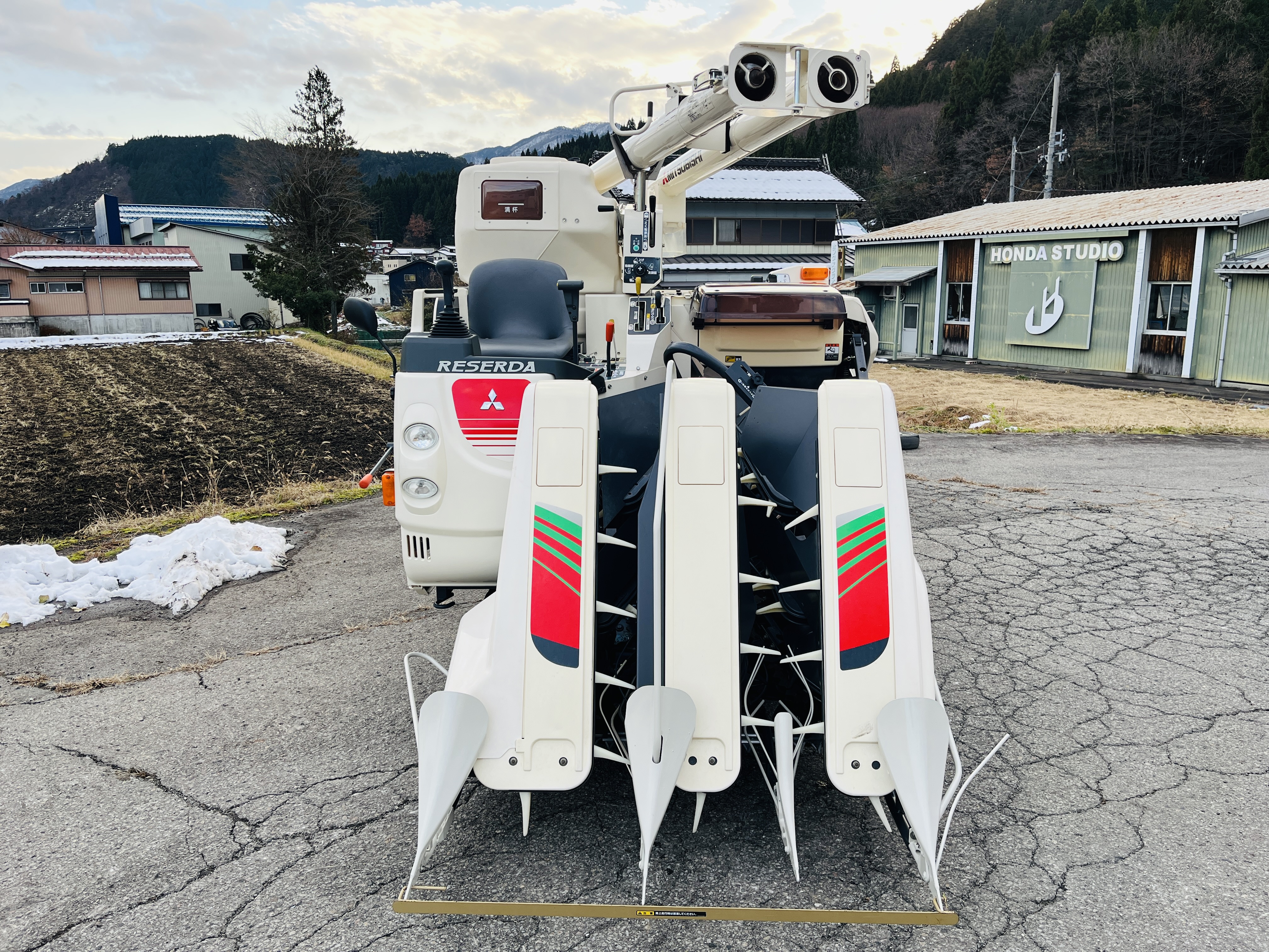 三菱マヒンドラ農機 中古コンバイン VS323の商品画像3