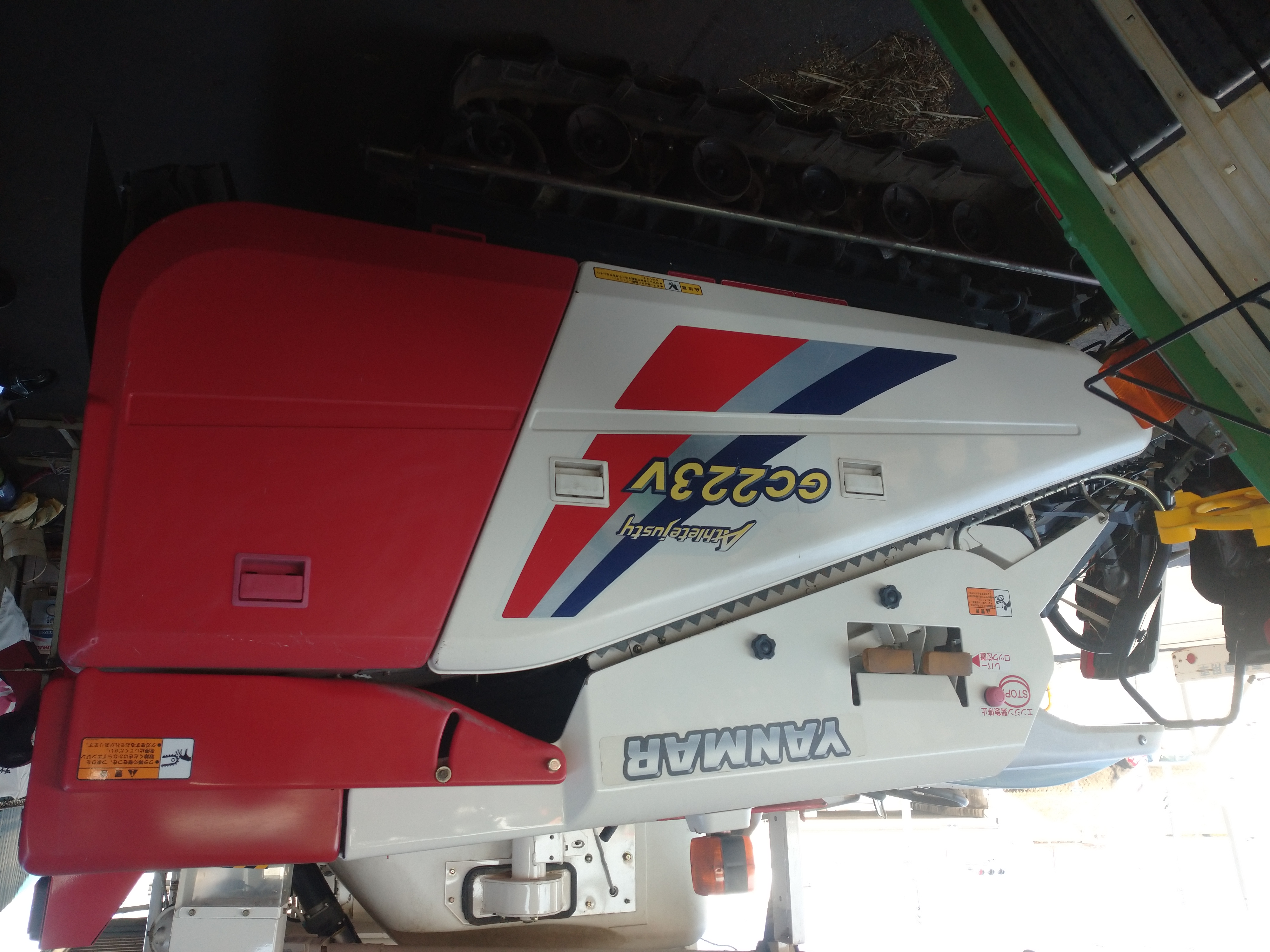 ヤンマー 中古コンバイン GC223Vの商品画像1