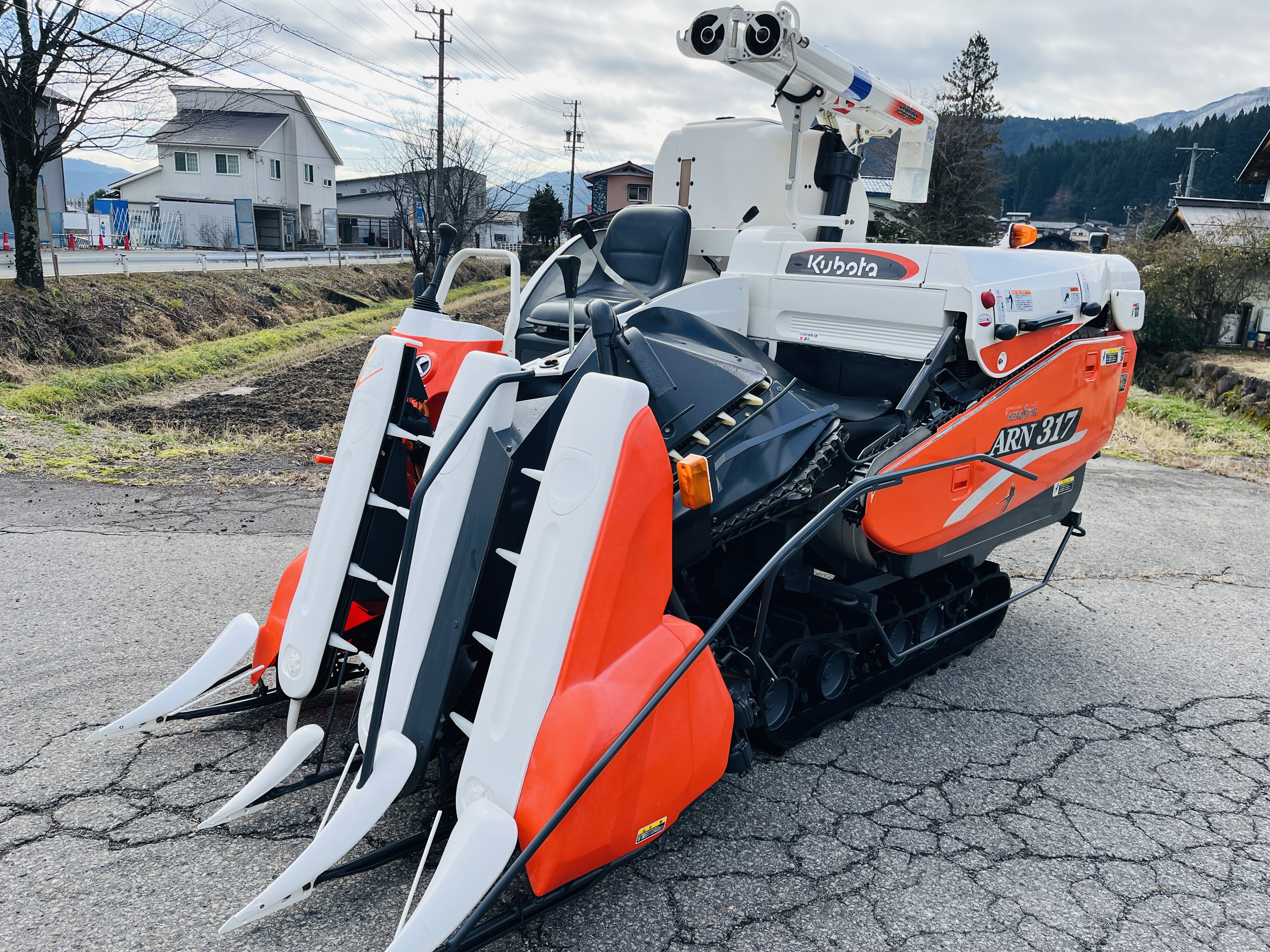 クボタ 中古コンバイン ARN317-GLWの商品画像1