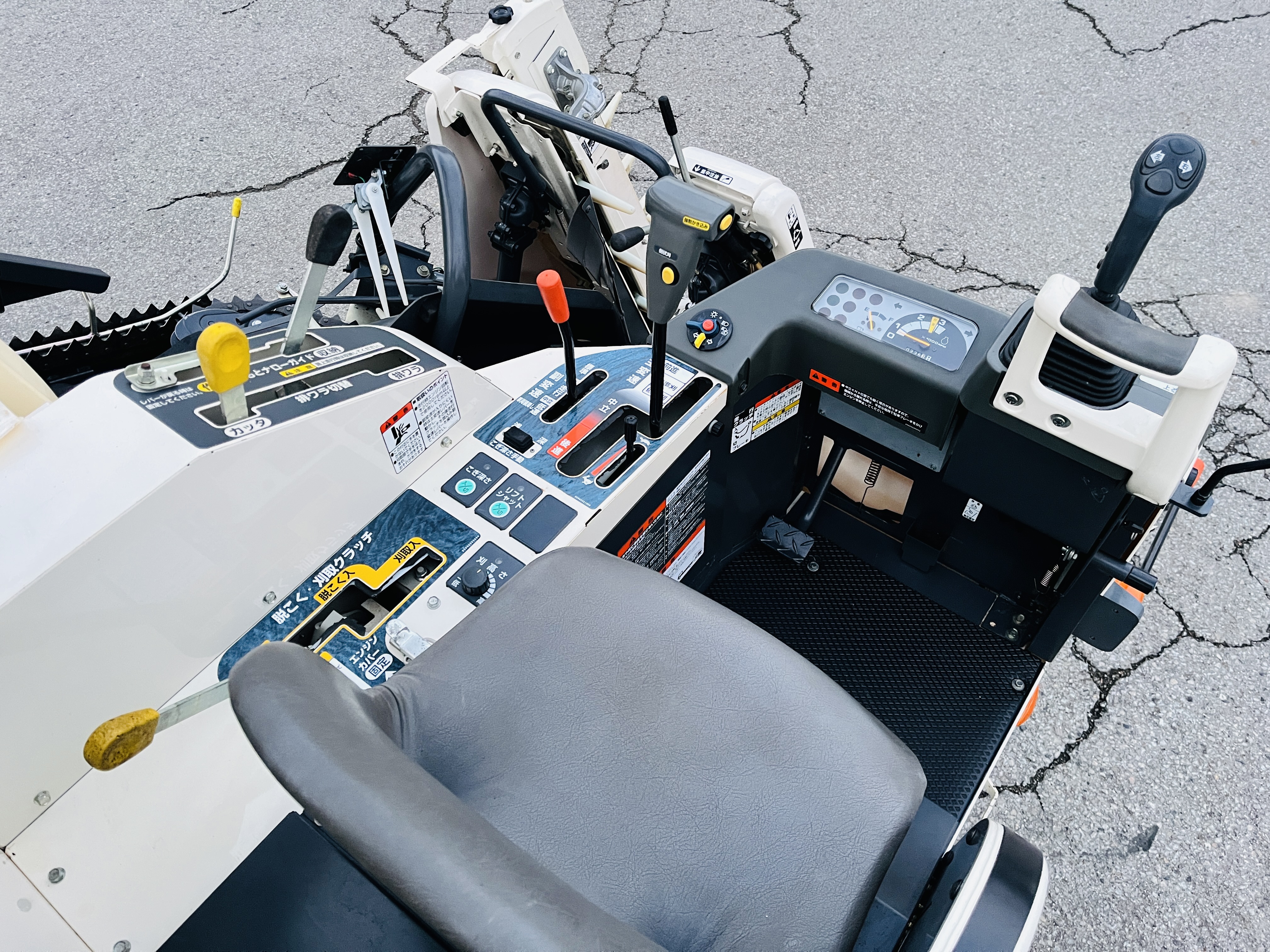 三菱マヒンドラ農機 中古コンバイン VM219Gの商品画像8