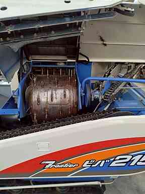 イセキ 中古コンバイン HVB215G-ZKWCの商品画像5