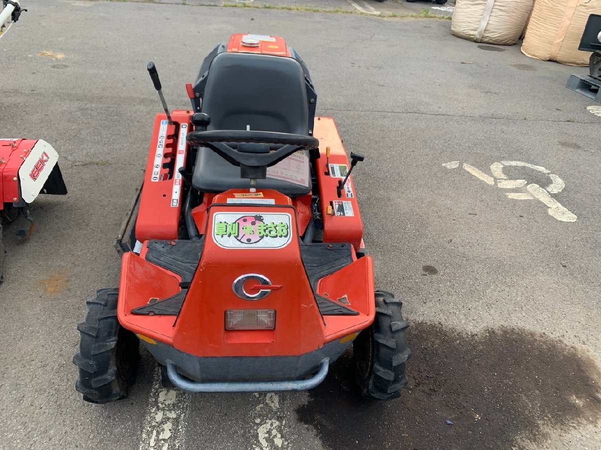  乗用草刈機 筑水キャニコム 乗用モアー CM1801 機体寸法:1840×995×885(mm) 出力18ps 使用燃料/容量:無鉛ガソリン/11Lの商品画像1
