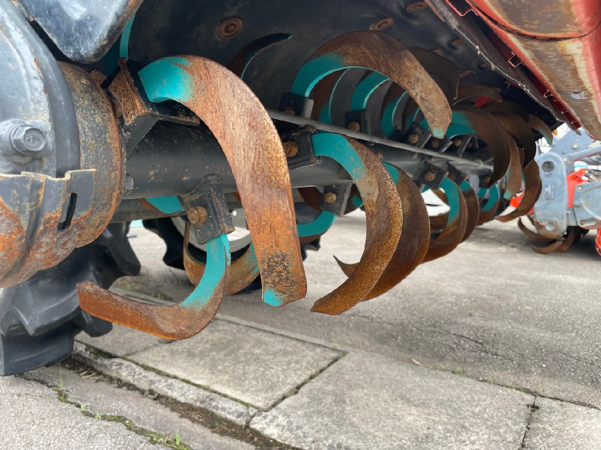  中古トラクター 【整備待ち】美品 クボタ トラクター T245DF 機体寸法:2845×1310×1960 馬力24ps 使用燃料:軽油の商品画像3