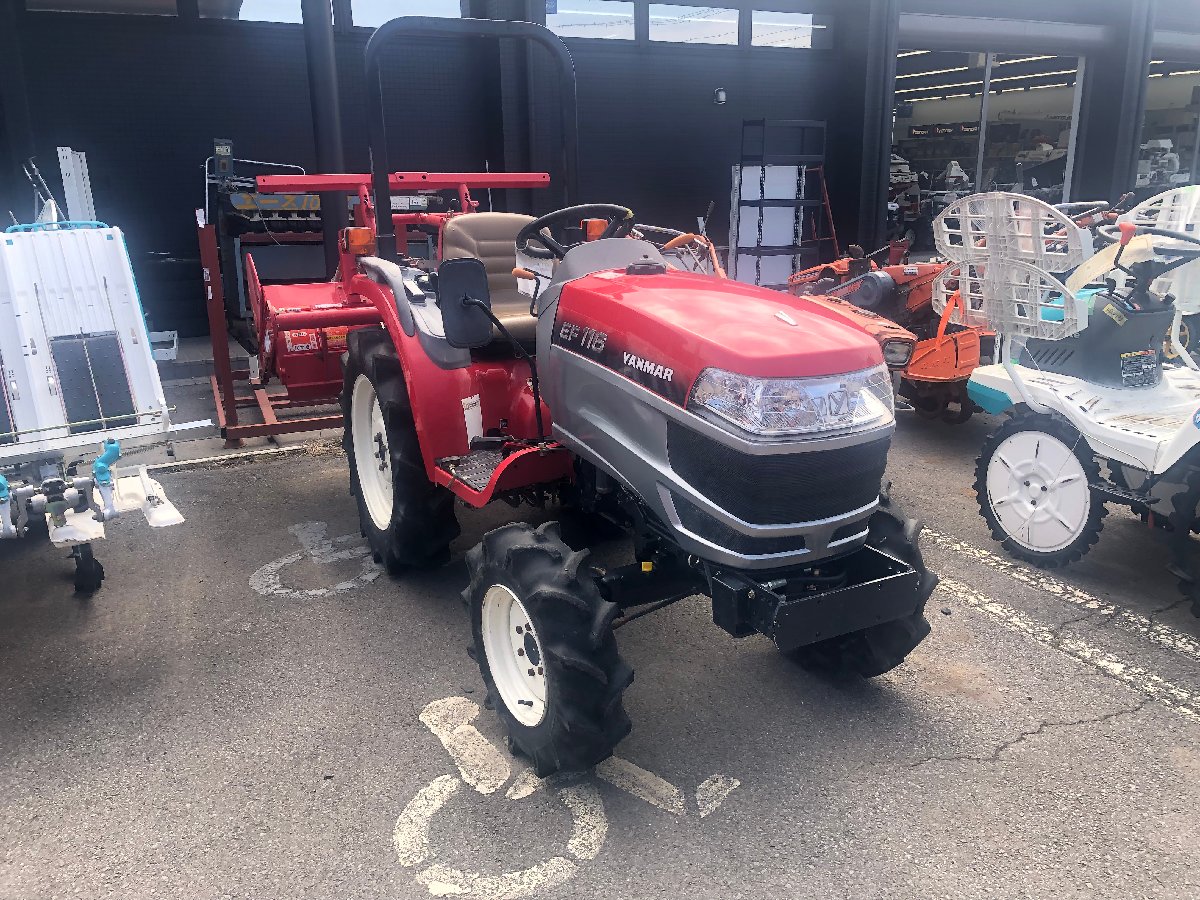  中古トラクター ヤンマー トラクター EF116 機体寸法:2660×1075×1890(mm) 出力16ps 燃料/容量 :ディーゼル軽油/27L