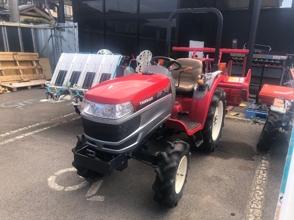  中古トラクター ヤンマー トラクター EF116 機体寸法:2660×1075×1890(mm) 出力16ps 燃料/容量 :ディーゼル軽油/27Lの商品画像2