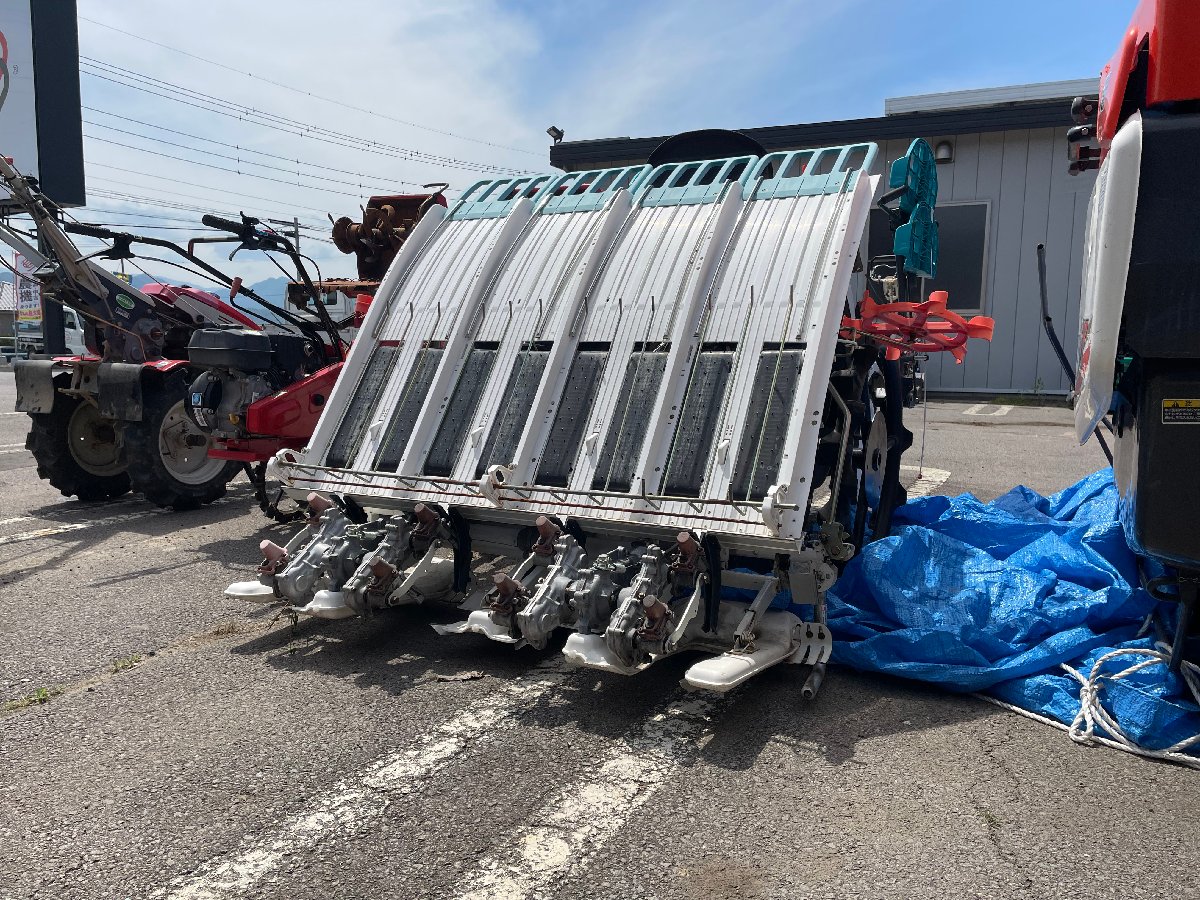 クボタ 中古田植機 1782 クボタ 乗用田植機 SPU45P: 長さ×幅×高さ2360ｍｍ×1610ｍｍ×1300ｍｍの商品画像4