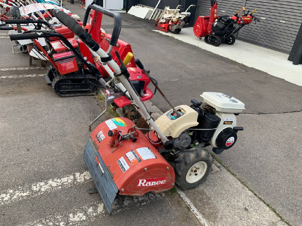  管理機 ロビン 管理機 RC560 機体寸法:1300×560×1060(mm) 出力5.0ps 使用燃料:無鉛ガソリン