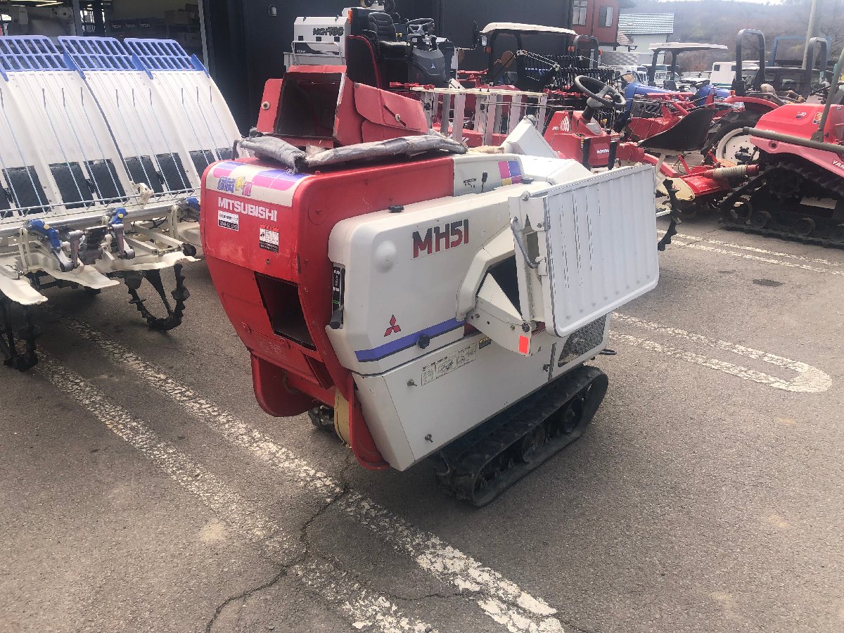 三菱マヒンドラ農機 中古ハーベスター 三菱 ハーベスター MH51  機体寸法:2100×1100×1230(mm) 出力5ps 燃料:無鉛ガソリン